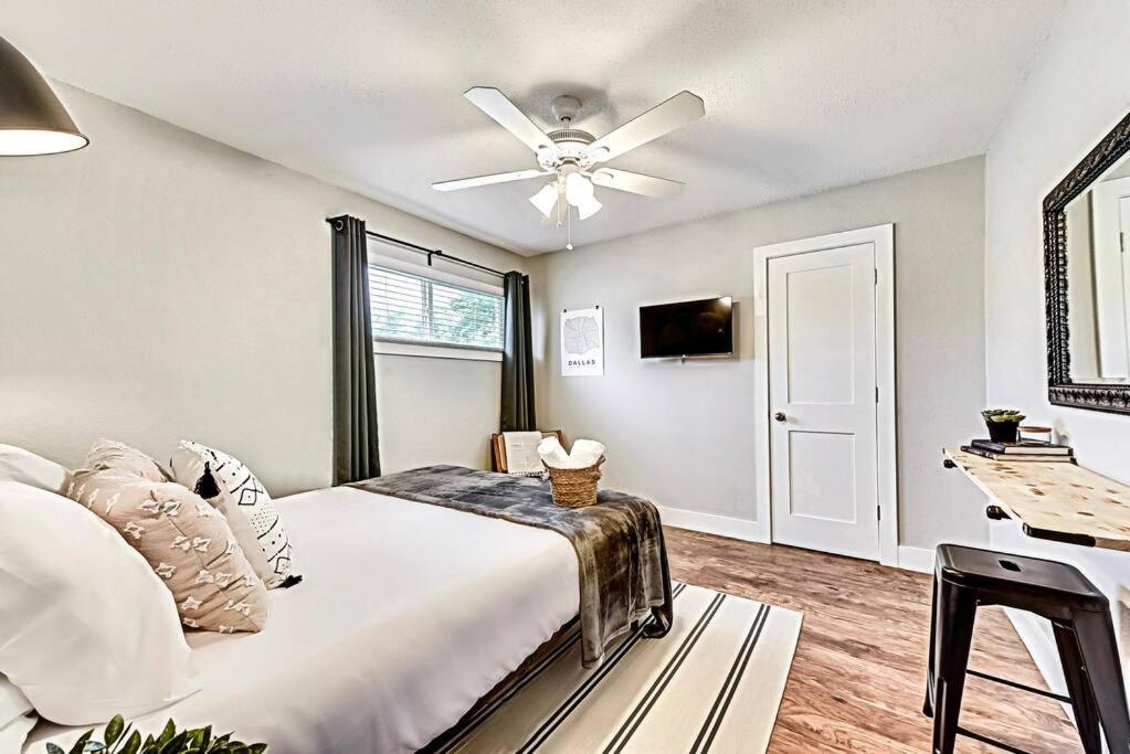 New - Near Deep Ellum + Downtown Dallas Flat エクステリア 写真