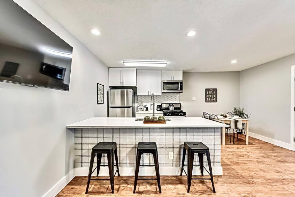 New - Near Deep Ellum + Downtown Dallas Flat エクステリア 写真