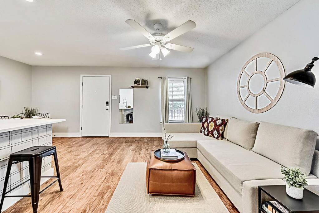 New - Near Deep Ellum + Downtown Dallas Flat エクステリア 写真