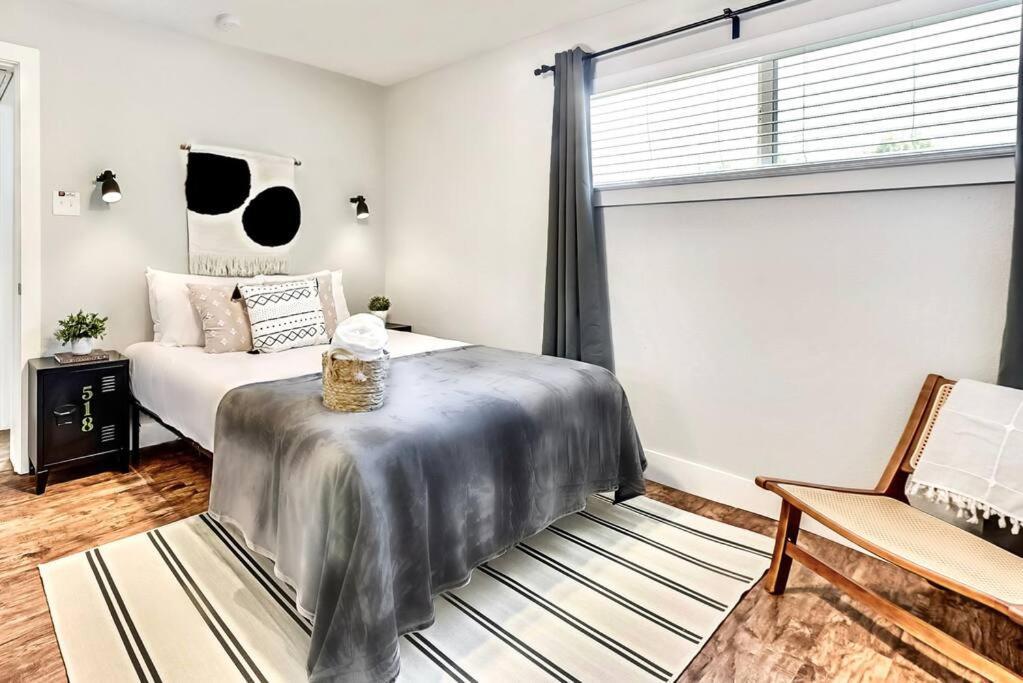 New - Near Deep Ellum + Downtown Dallas Flat エクステリア 写真